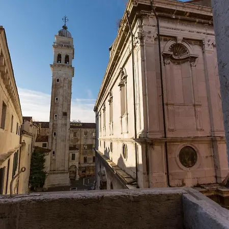 Liassidi Wellness Suites Venice Exterior photo