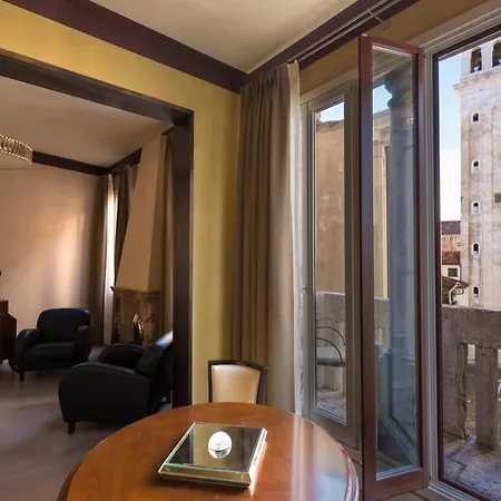 Liassidi Wellness Suites Venice Exterior photo